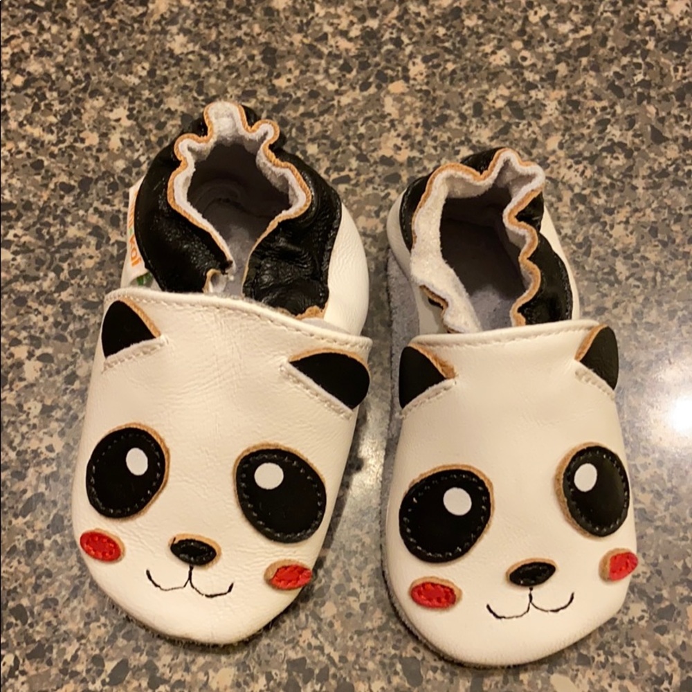 Crib shoes